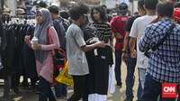 Clothing dan distro memang identik dengan produk yang dominan untuk pria muda. CNN/Adhi Wicaksono.