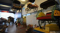 Di museum ini sejarah dari berbagai kendaraan yang tercipta.