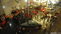 Sama seperti namanya museum ini memamerkan berbagai koleksi sarana angkutan baik di Indonsia maupun yang terkenal di dunia.