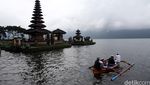 Healing Dulu, Lihat Memukaunya Jepretan di Pura Ulun Danu Bali