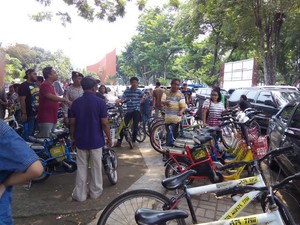 Pengunjung TMII Membludak, Polisi Sampai Turun Tangan Cegah Keributan karena Parkir