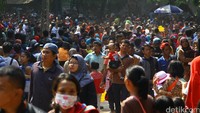Tiket masuk yang murah dan akses kendaraan mudah, menjadikan Ragunan salah satu tempat wisata favorit.