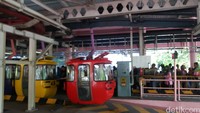 Tentunya yang menjadi favorit kereta gantung. Dengan wahana ini bisa melihat TMII dari ketinggian. Kurnia Yustiana/detikFoto.