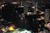Pemandangan Sungai Chao Phraya Bangkok dilihat dari ketinggian (Rachman Haryanto/detikTravel)