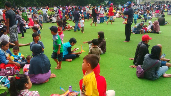 #kamitidaktakut, CFD Tetap Digelar di Jalan Dago Bandung