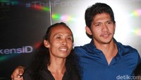 Seperti biasa Yayan Ruhian tampil dengan gayanya yang khas. Pool/Gusmun/detikFoto.