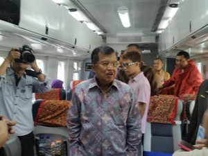 Gunakan Kereta, Wapres JK Kembali ke Jakarta Usai Liburan Tahun Baru