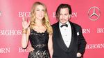 Tampil dengan Johnny Depp, Amber Heard Cantik Bergaun Hitam