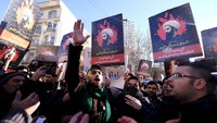 Demonstran Iran memprotes kejadian tersebut. Raheb Homavandi/Reuters/detikFoto.