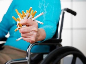 Merokok atau Vaping Tingkatkan Risiko Gejala Parah Infeksi Corona