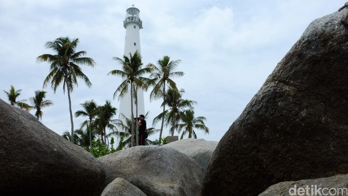 Menara mercusuar pulau Bangka. 
dikhy sasra/ilustrasi/detikfoto
