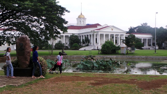 Burung di Kebun Raya Bogor
