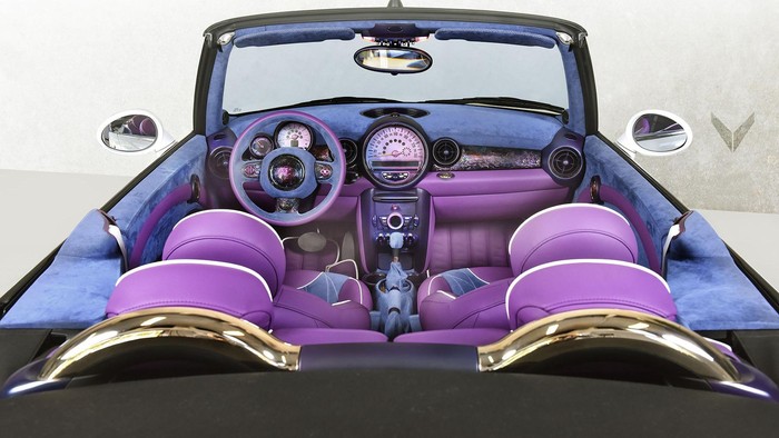 Perusahaan tuning mobil, Vilner sukses memodifikasi Mini Convertible dengan tampilan yang menggoda. Mobil buatan tahun 2010 tersebut dipoles dengan balutan warna ungu yang feminim pada bagian interior.