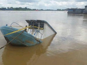 Perahu Tenggelam di Gresik, 2 Orang Tewas dan 4 Lainnya Hilang
