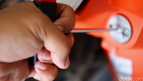 Pencurian sepeda motor dengan kunci kunci later T.
dikhy sasra/ilustrasi/detikfoto