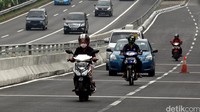 Dengan beroperasinya jalan layang ini, kemacetan di Jl Gatot Subroto dari arah Cawang ke Semanggi pun terurai.