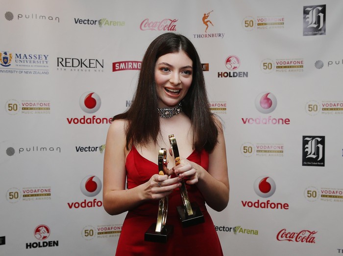 Kendall dan Hailey Baldwin Mesra dengan Pacar Baru, Lorde Iri?