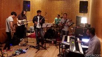Konser tersebut berlangsung pada 13 Januari besok di Teater Besar, Taman Ismail Marzuki, Jakarta.