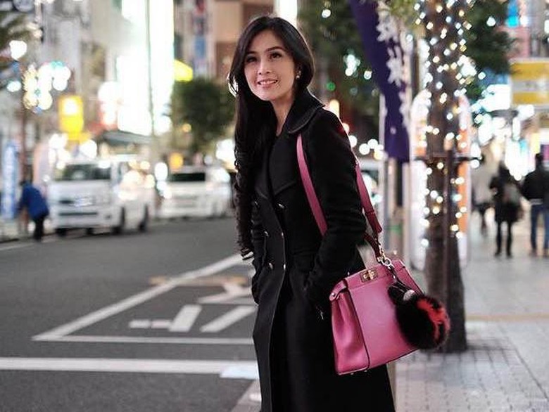 Cerita Sandra Dewi soal Toleransi Beragama di Rumahnya Cerita Sandra Dewi soal Toleransi Beragama di Rumahnya
