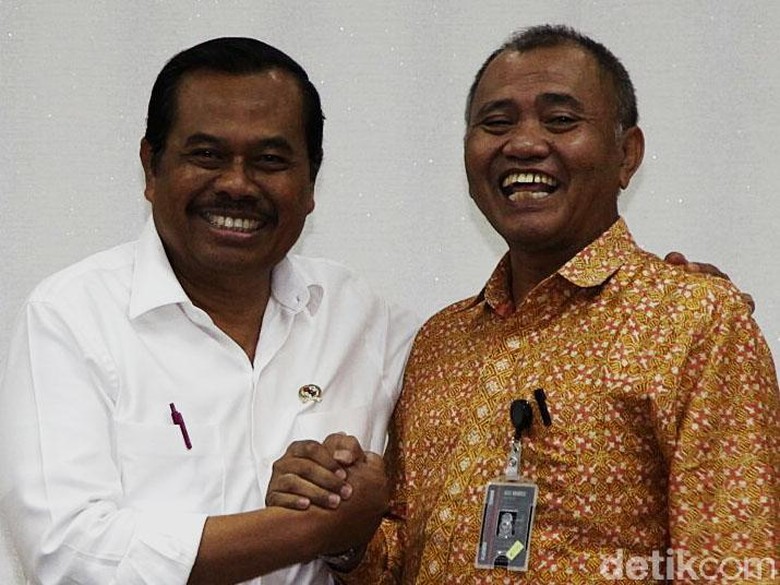 Persoalkan Fungsi Penuntutan, Kejagung: Tak Bermaksud Lemahkan KPK Persoalkan Fungsi Penuntutan, Kejagung: Tak Bermaksud Lemahkan KPK