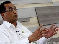 Menhub Jungkir Balik Turunkan Tarif Pesawat