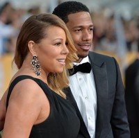 Inilah Nick Cannon, komedian, rapper, presenter, sutradara, dan aktor yang dikenal sebagai mantan suami Mariah Carey. Saat menikahi Mariah Carey pada 2008, dia disebut-sebut hanya mengincar harta sang diva. Nick pun berusaha membuktikan tuduhan itu tidak benar. Hingga pernikahannya dengan Mariah dikaruniai sepasang anak kembar pada 2011. Namun pada 2014, setelah enam tahun menikah, artis 37 tahun itu menggugat cerai Mariah. Foto: Alberto E. Rodriguez