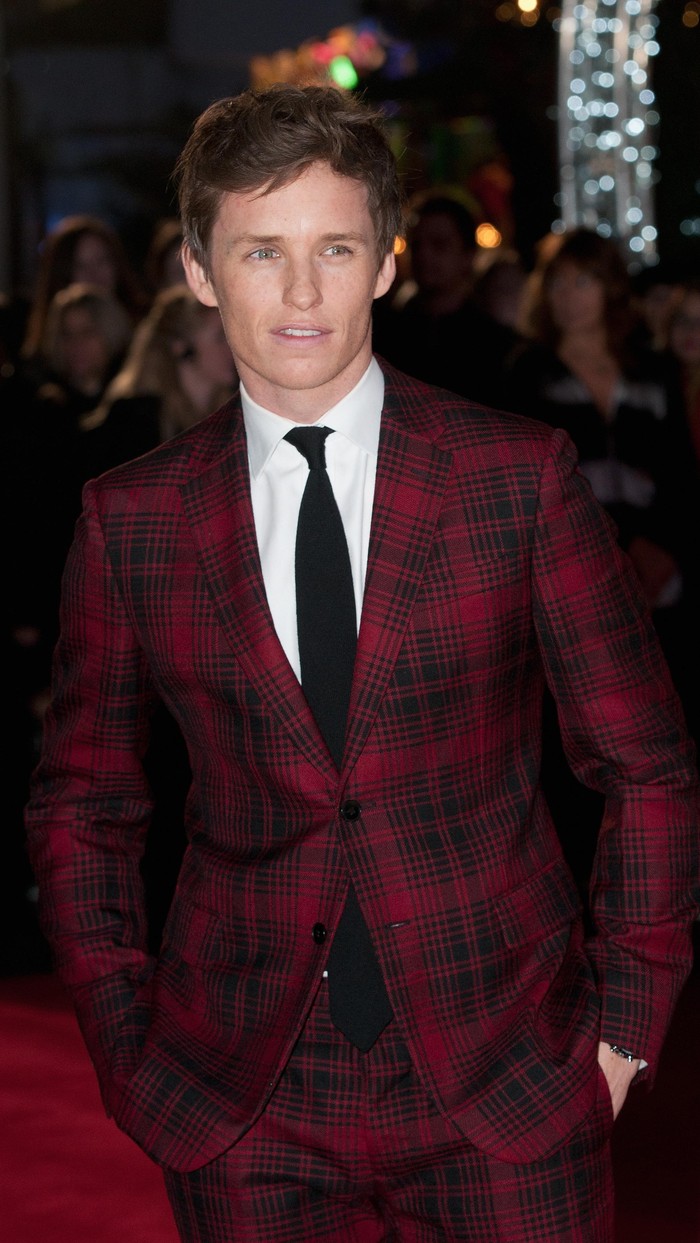 Eddie Redmayne Kalahkan Beckham Sebagai Pria Berpenampilan Terbaik