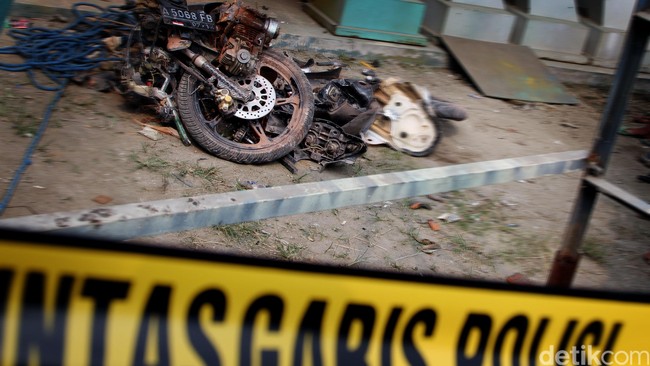 Nyawa Melayang Saat Motor Cengtri Lawan Arah Tabrakan di Bekasi