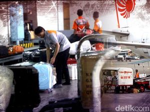 Hari Pertama Bagasi Pesawat Tak Lagi Gratis, Muncul #bagasibayar
