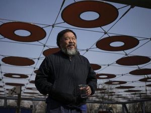 Seniman Kontroversial Ai Weiwei Segera Rilis Dokumenter tentang Pengungsi