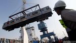 18 KRL dari Jepang Tiba di Tanjung Priok