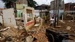 Normalisasi Kali, Warga Bukit Duri Bongkar Rumahnya