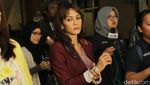 Tak Lagi Tersenyum, Masayu Pasang Muka Bete Usai Sidang Cerai