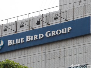 Strategi Blue Bird Bertahan di Tengah Serbuan Taksi Online