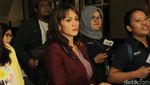 Tak Lagi Tersenyum, Masayu Pasang Muka Bete Usai Sidang Cerai