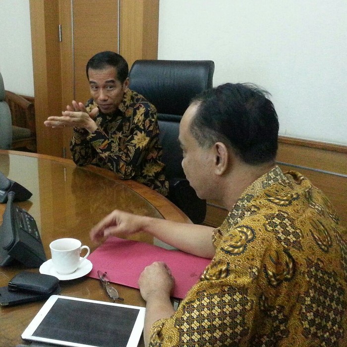 Jokowi Makan Siang Bareng Relawan, Ada Pembicaraan Soal Reshuffle