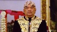 KBPH Prabu Suryodilogo dilantik menjadi KGPAA Paku Alam X menggantikan ayahandanya KGPAA Paku Alam IX yang telah meninggal dunia pada akhir 2015 lalu.