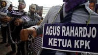 Aksi unjuk rasa ini terkait penanganan kasus korupsi dana bansos Sumatera Utara.