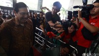 Pertemuan biasa, ini kan pimpinannya baru, ketuanya baru, masa saya enggak ketemu, kata Luhut.