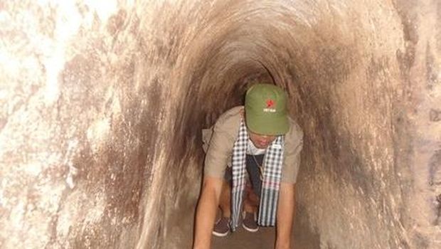 Terowongan bekas peninggalan Viet Cong