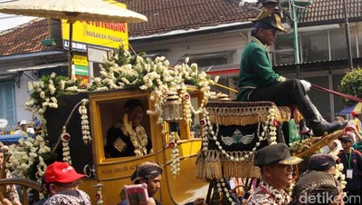 Kirab Ageng Jumeneng Dalem KGPAA Paku Alam X