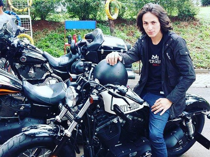 Dylan Carr Foto-foto Dylan Carr di Instagram