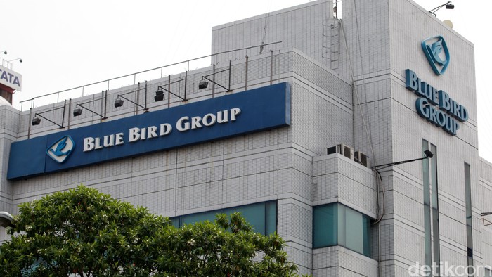 Gedung dan Logo Blue Bird Mampang