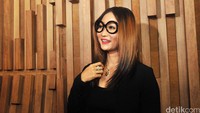 Bagaimana menurut Anda gaya Inul kali ini? Pool/Noel/detikFoto.