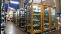 Ada banyak pernak-pernik yang sangat menarik dijual di sana. Asyik buat belanja bagi penggemar barang pajangan (Fitraya/detikTravel)