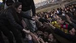 10 Momen Aksi Sosial Angelina Jolie di 2015