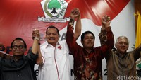 Rapat dihadiri Ketua Bidang penertiban aparatur Partai Golkar Anton Lesiang, Joeslin Nasution, Suseno bayu Aji dan lainnya.