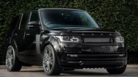 Di bagian depan, logo Range Rover dicopot dan diganti dengan logo KAHN, sedangkan grillenya juga diganti dengan yang baru lengkap dengan 3-D double-vented mesh.Foto: Project Kahn