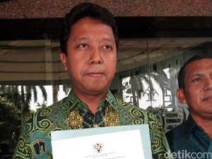 KMP Bubar, Romahurmuzy: Sekarang Kita Bergandengan Tangan