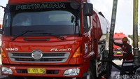 Pertamina juga telah menginstruksikan pengusaha outlet pemasaran BBM, baik SPBU, APMS, dan lainnya untuk memastikan pendistribusian BBM kepada masyarakat berjalan dengan baik dan lancar